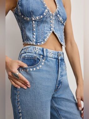 GOOD AMERICAN Icon Stud Straight Leg Jean